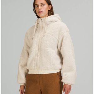 LULULEMON REVERSIBLE FLEECE JACKET/COAT-WHITE OPAL